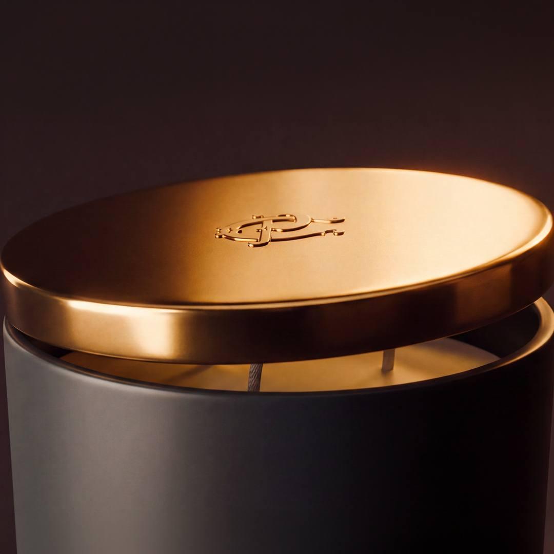 Bougie NOIRÉ dans une ambiance élégante